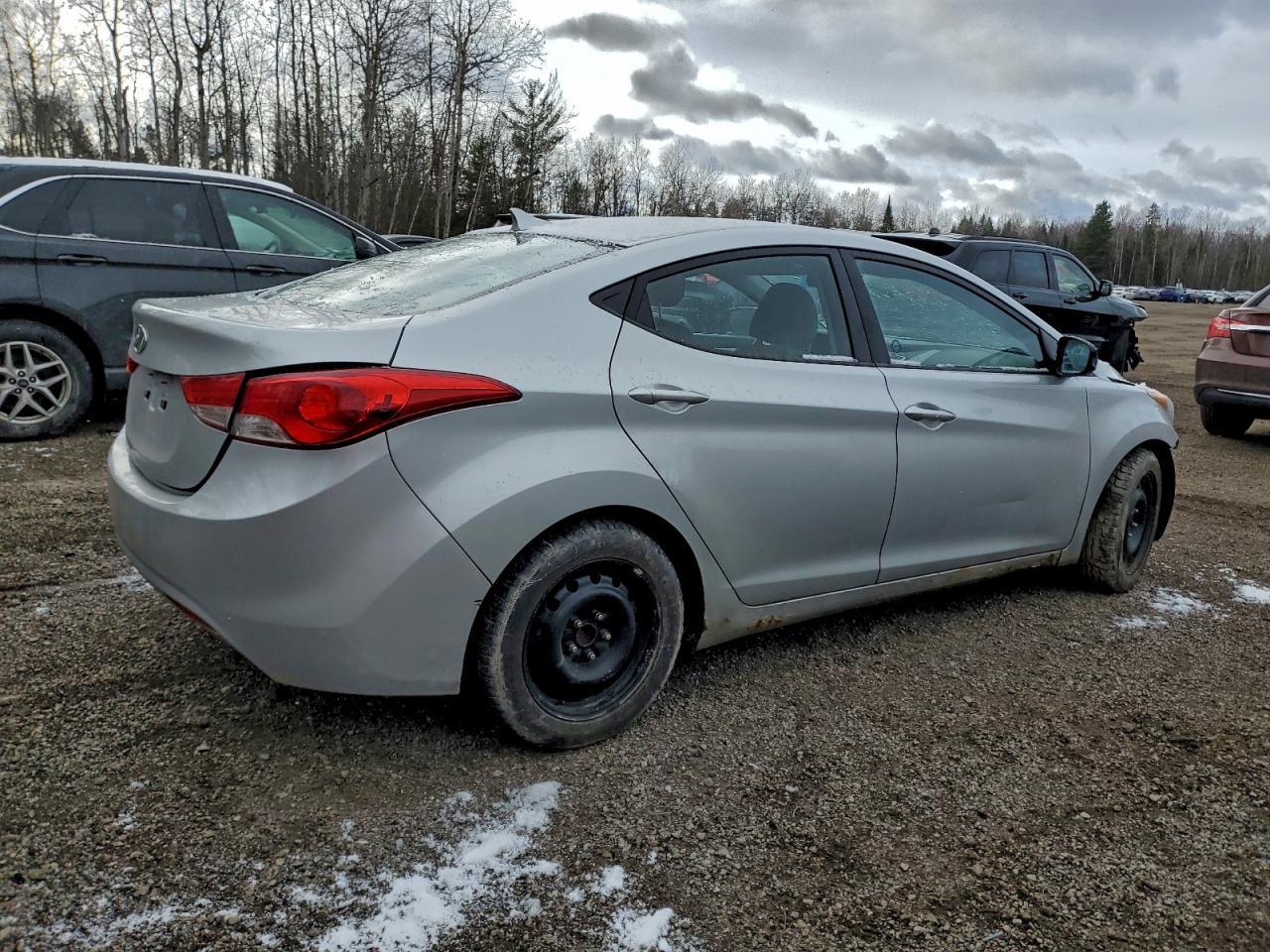 2012 HYUNDAI ELANTRA