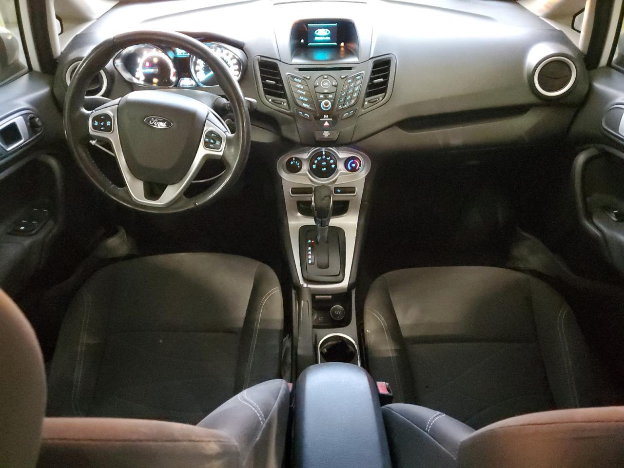 2015 FORD Fiesta