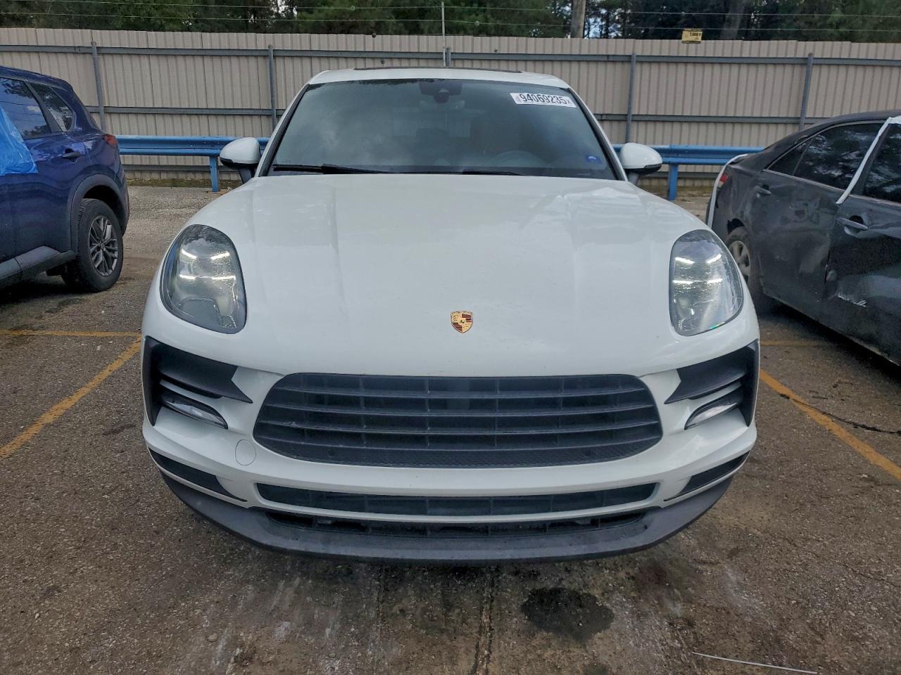 2019 PORSCHE Macan