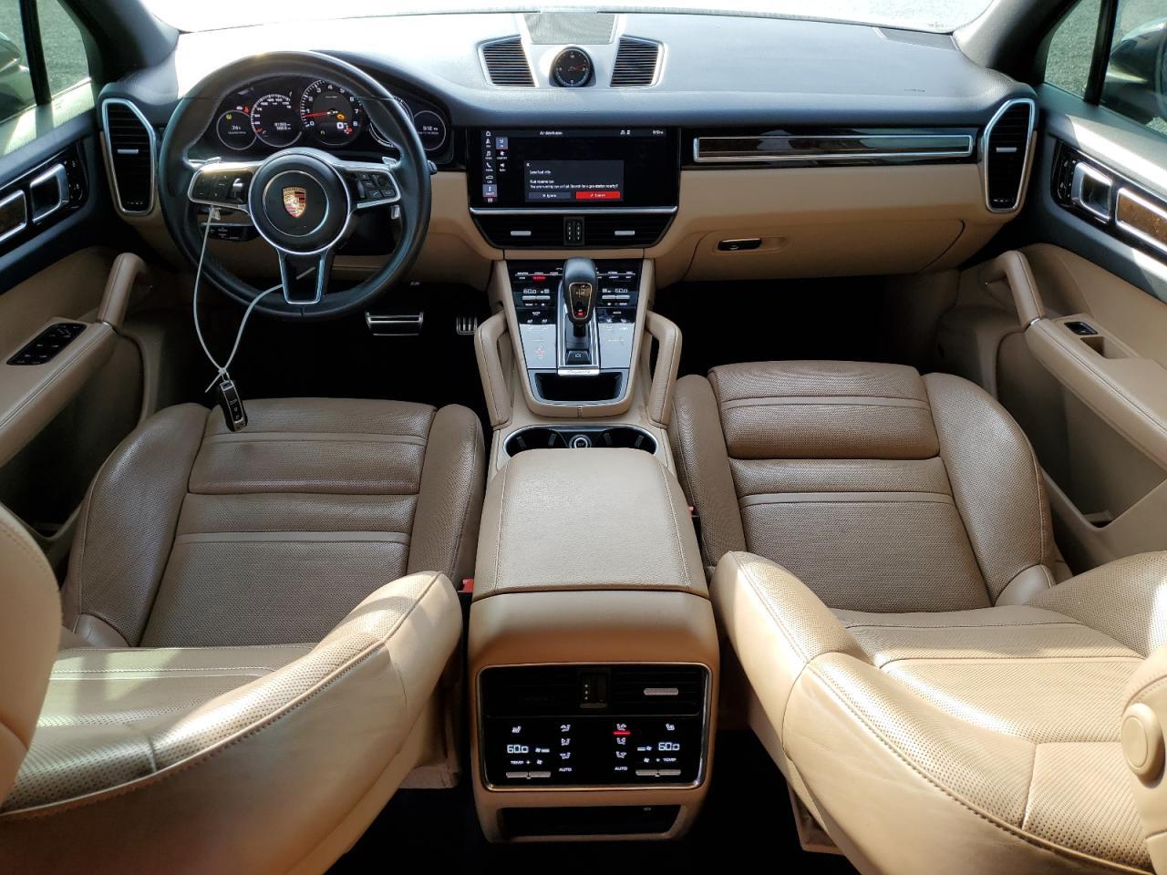 2019 PORSCHE CAYENNE