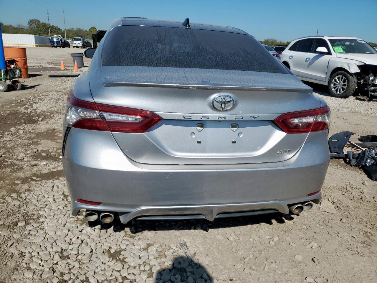 2018 TOYOTA CAMRY