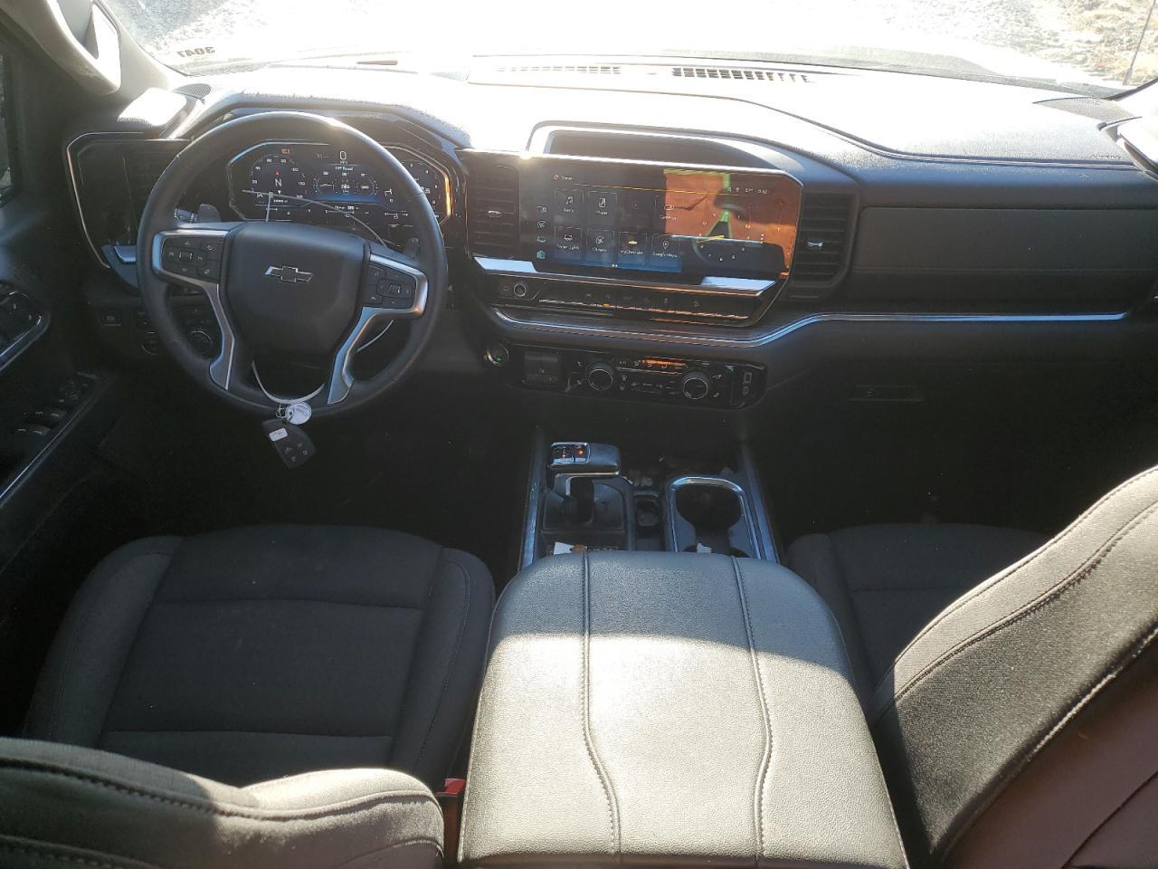 2024 CHEVROLET Silverado