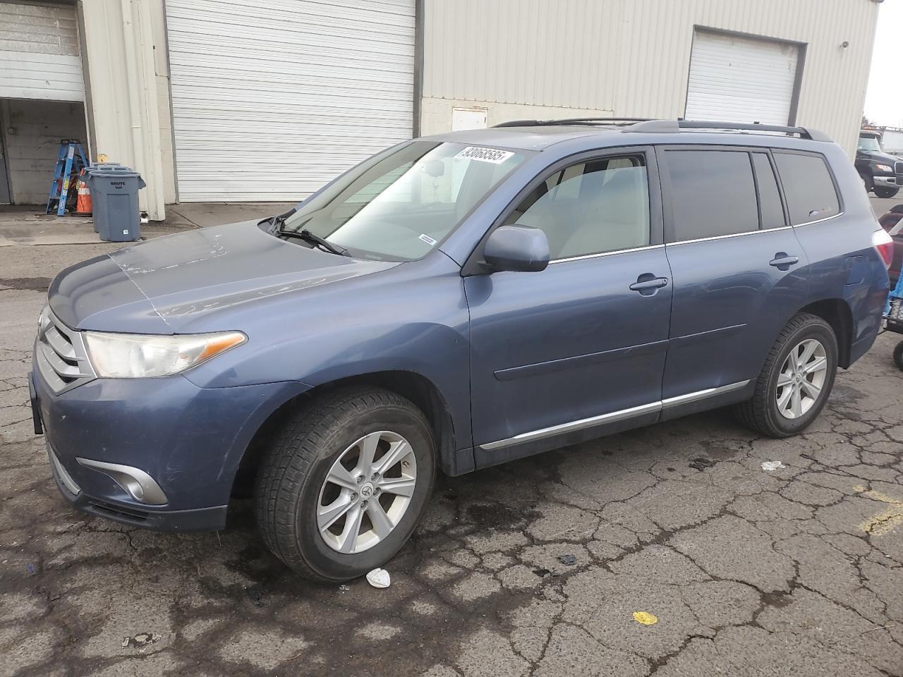 2011 TOYOTA HIGHLANDER
