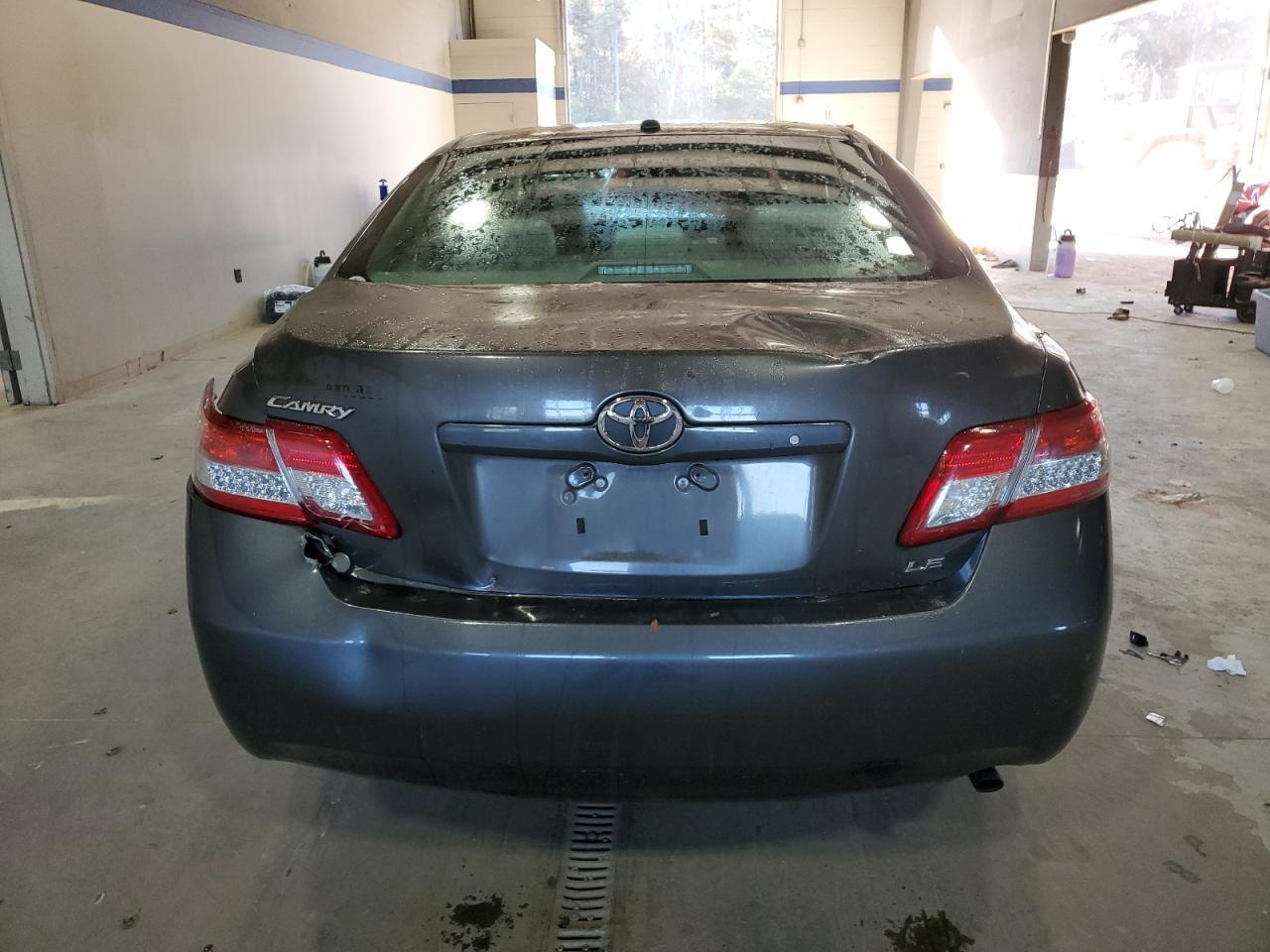 2011 TOYOTA CAMRY