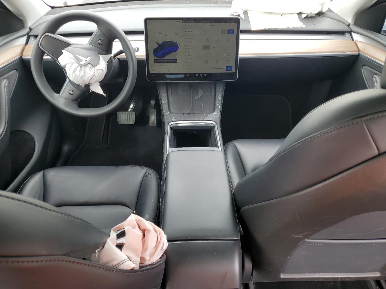 2025 TESLA MODEL Y