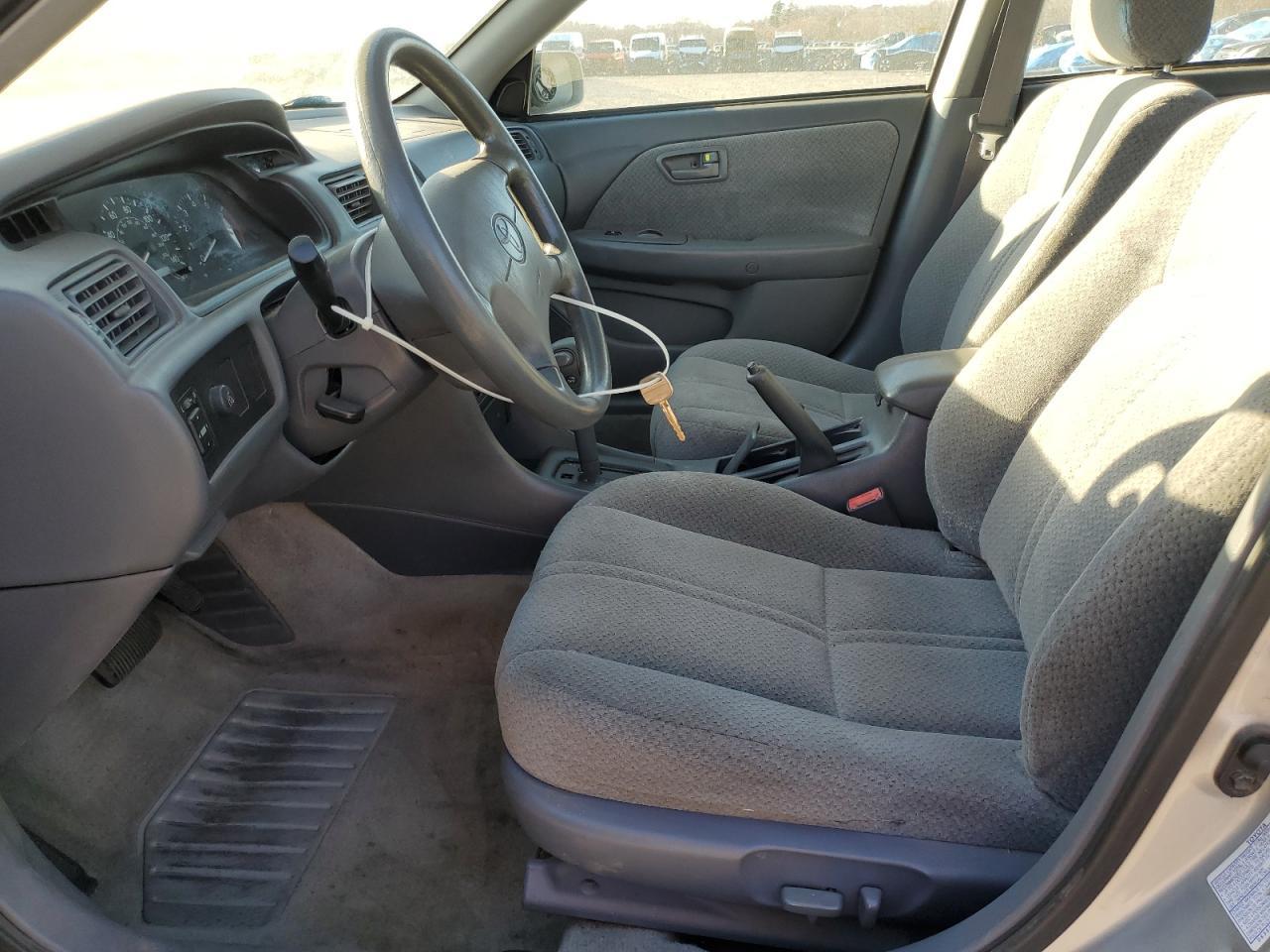 2001 TOYOTA CAMRY