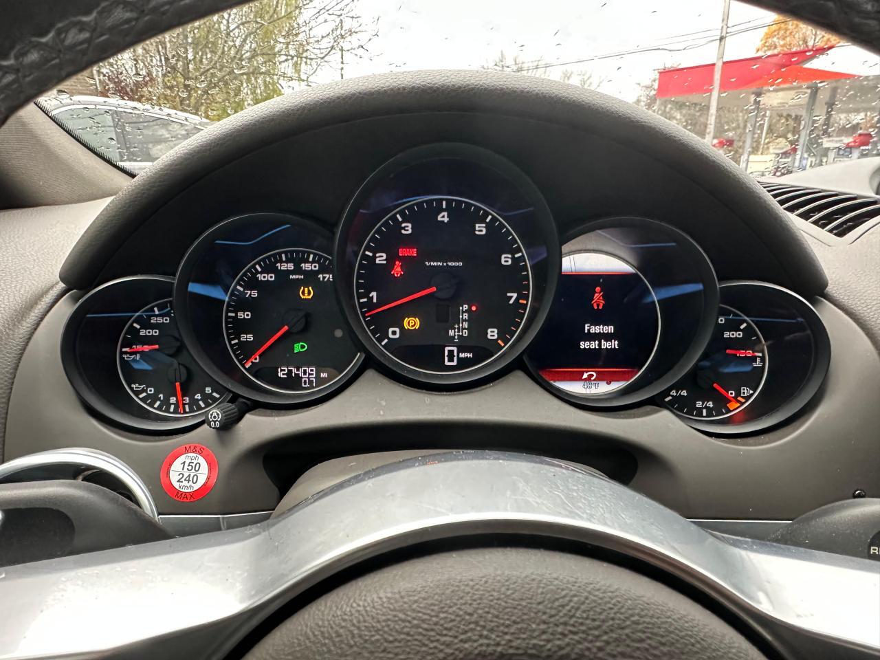 2017 PORSCHE CAYENNE