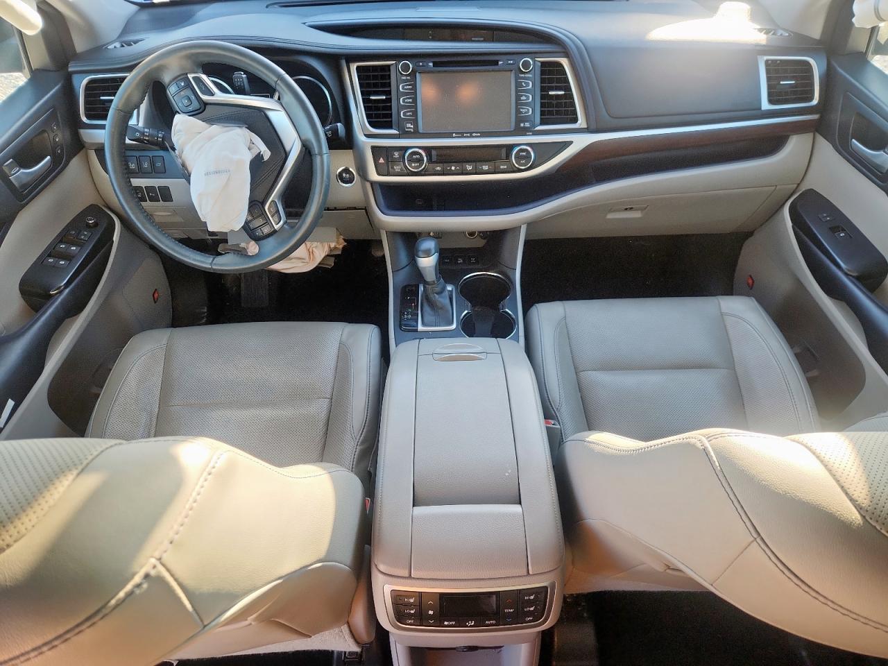 2016 TOYOTA HIGHLANDER