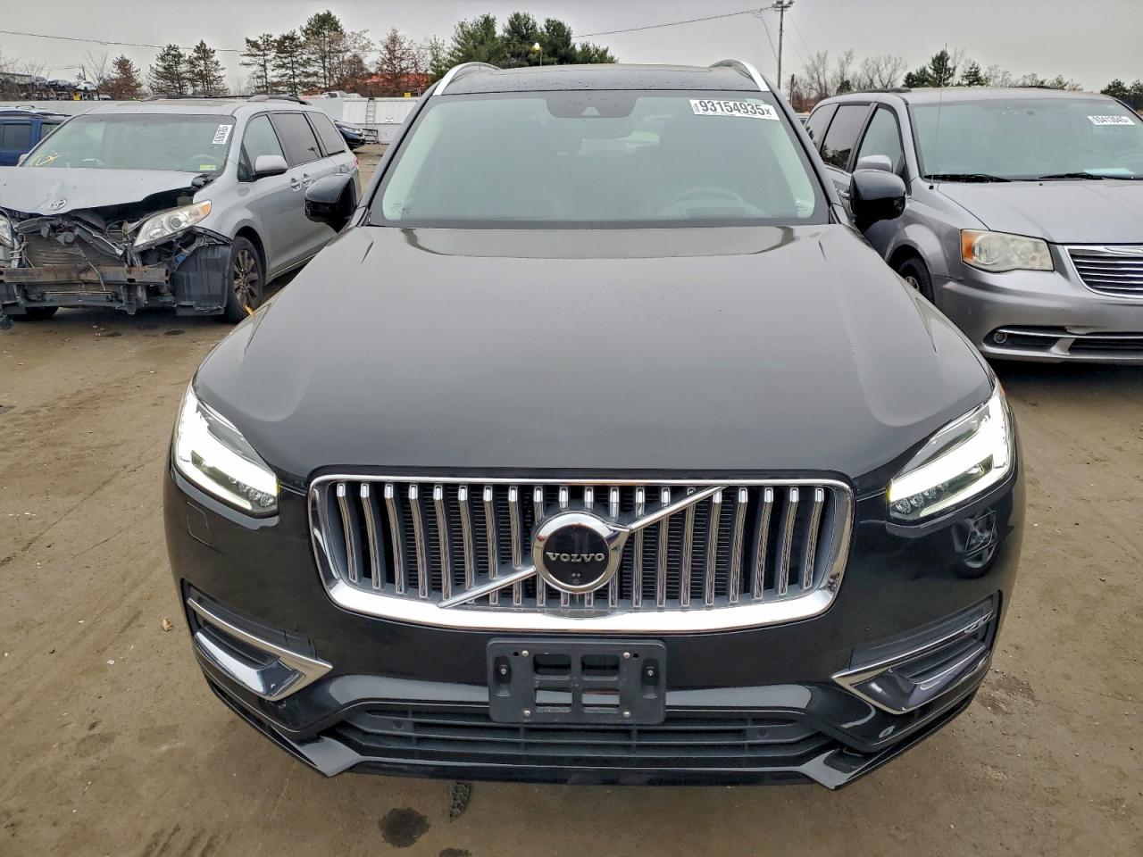 2022 VOLVO XC90