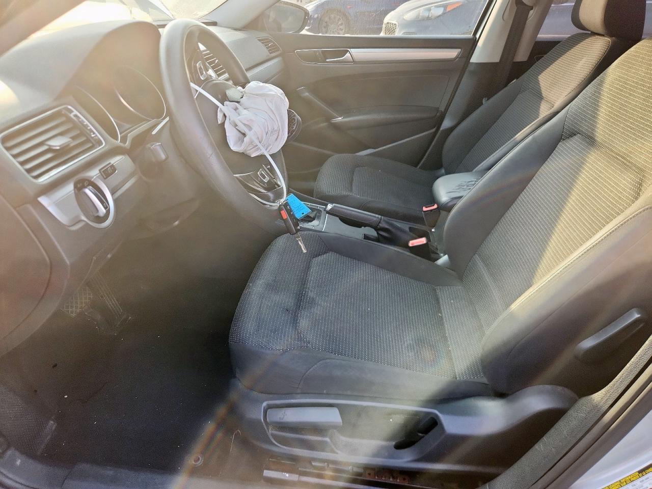 2016 VOLKSWAGEN Passat