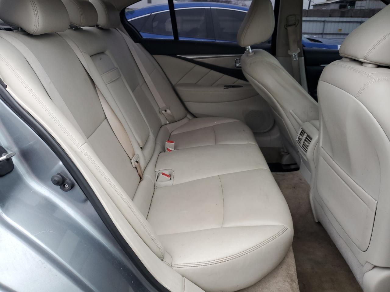2015 INFINITI Q50