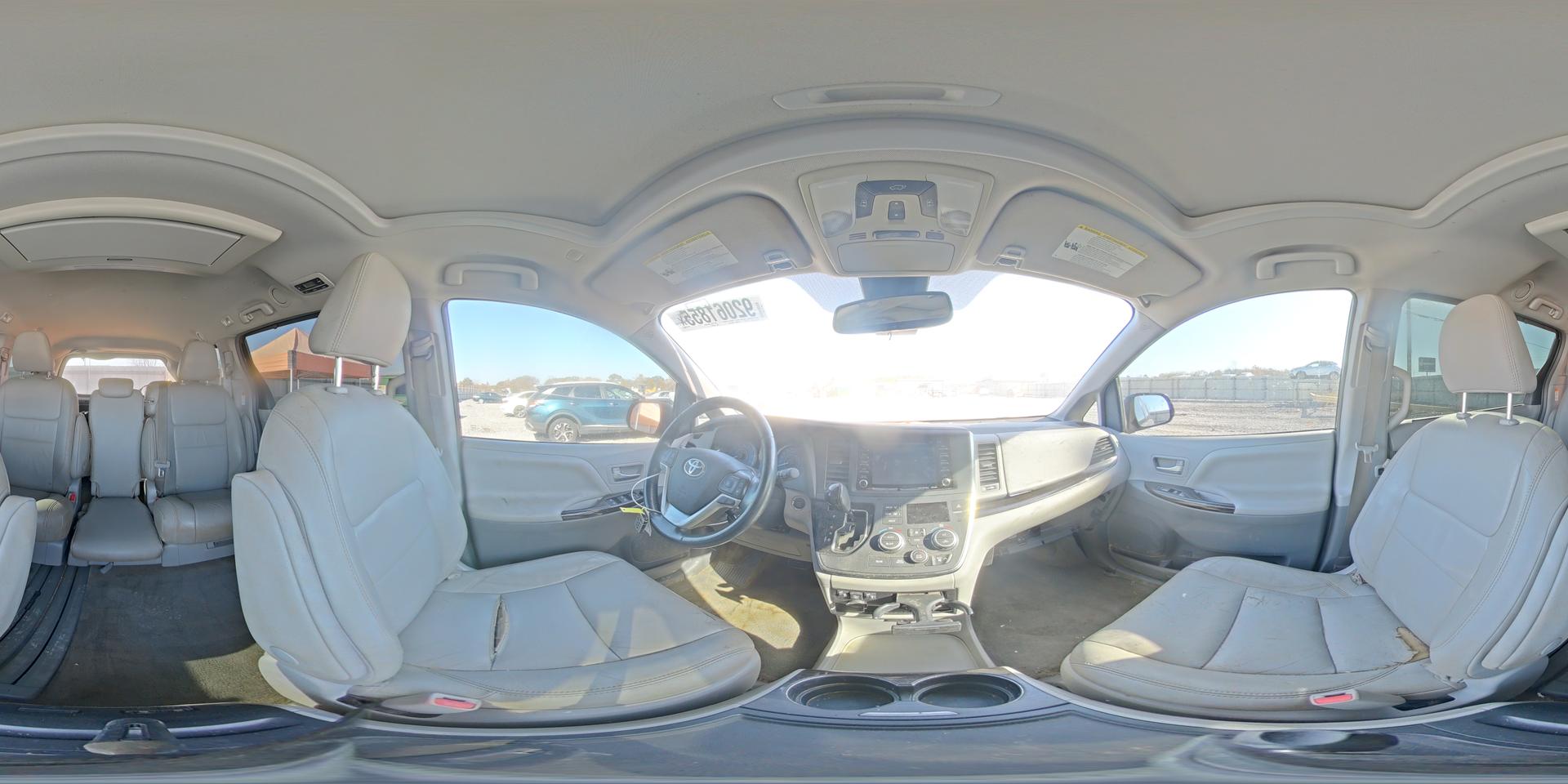 2019 TOYOTA SIENNA