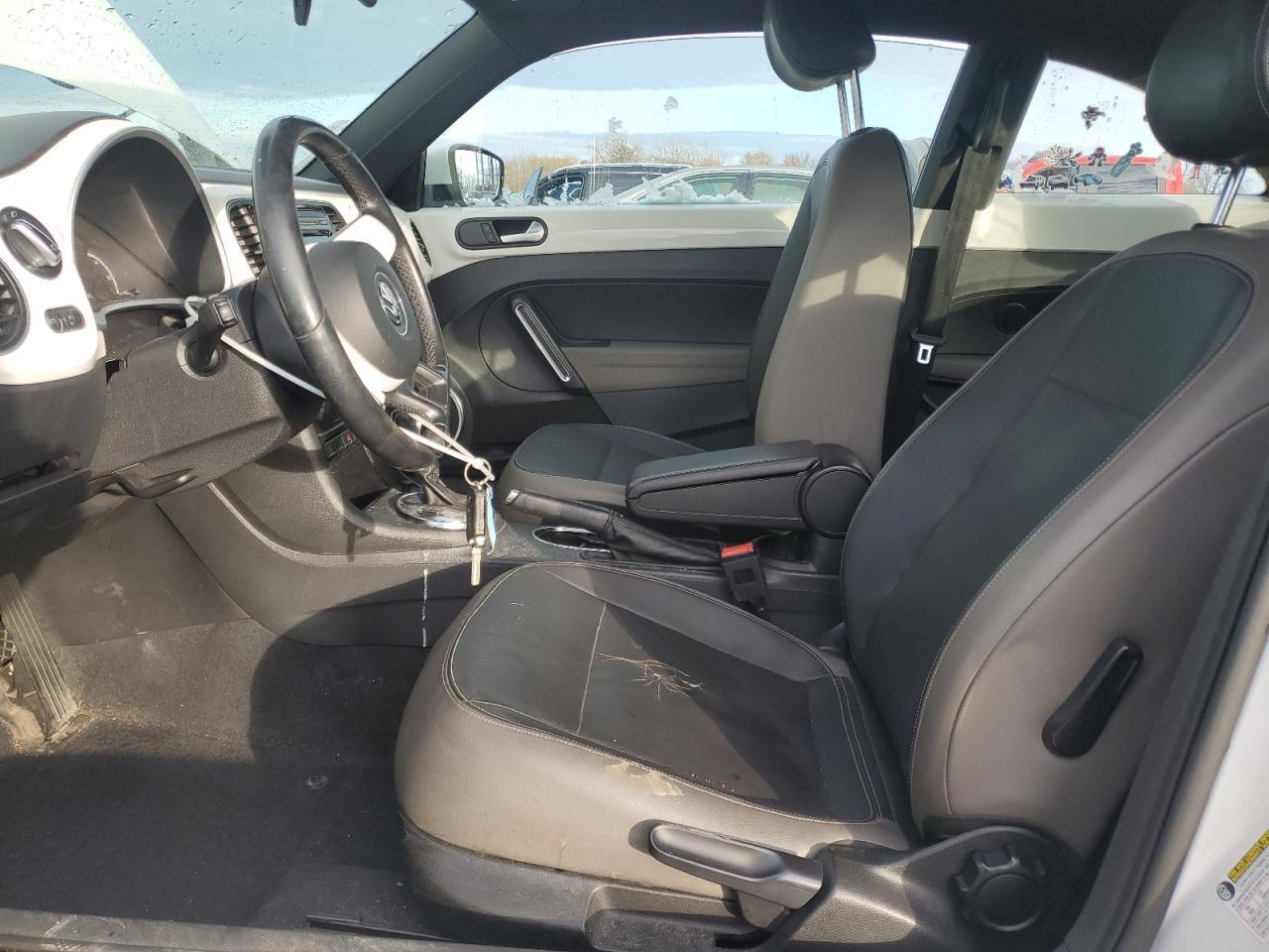 2013 VOLKSWAGEN Beetle