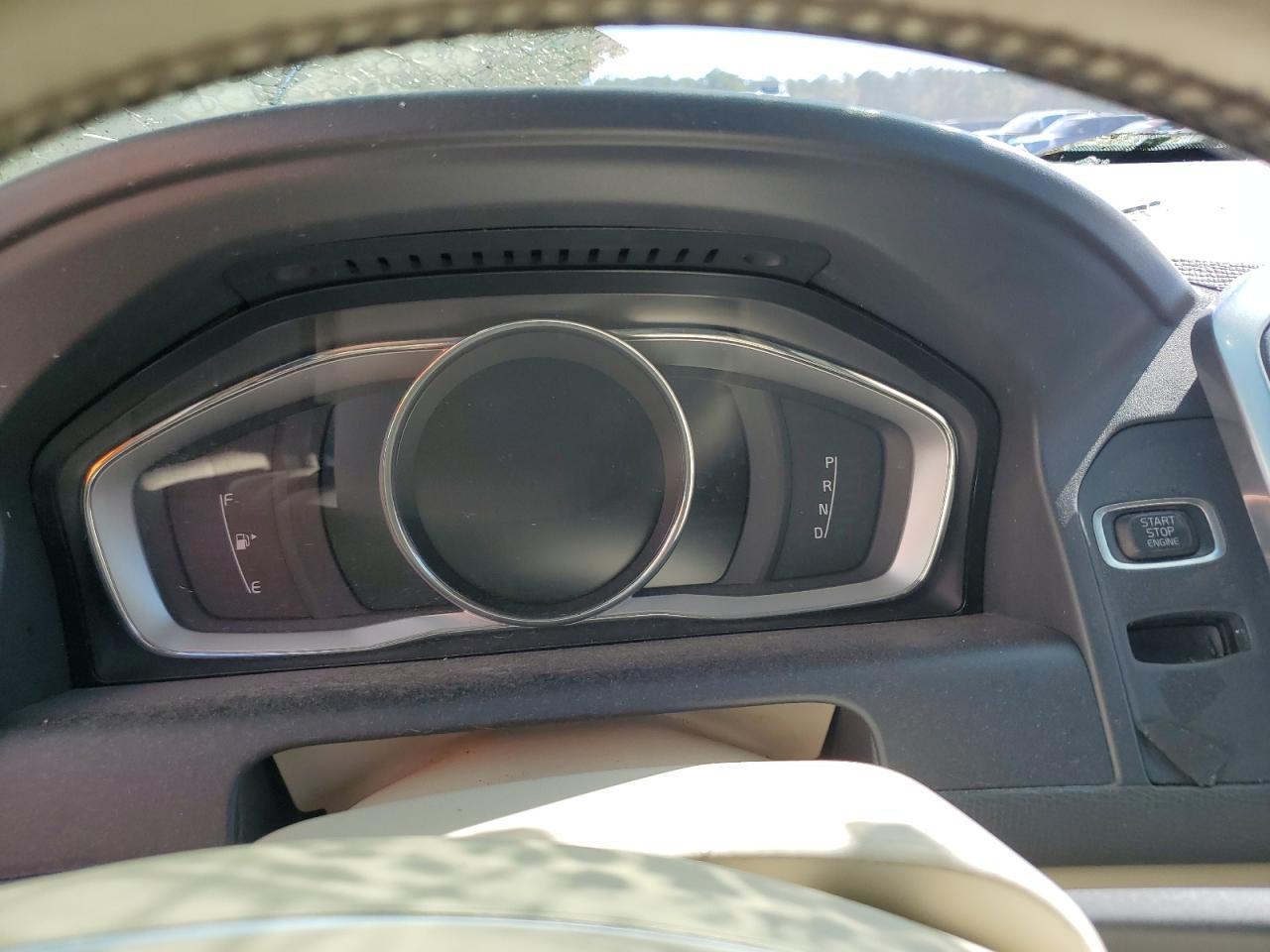 2015 VOLVO XC60