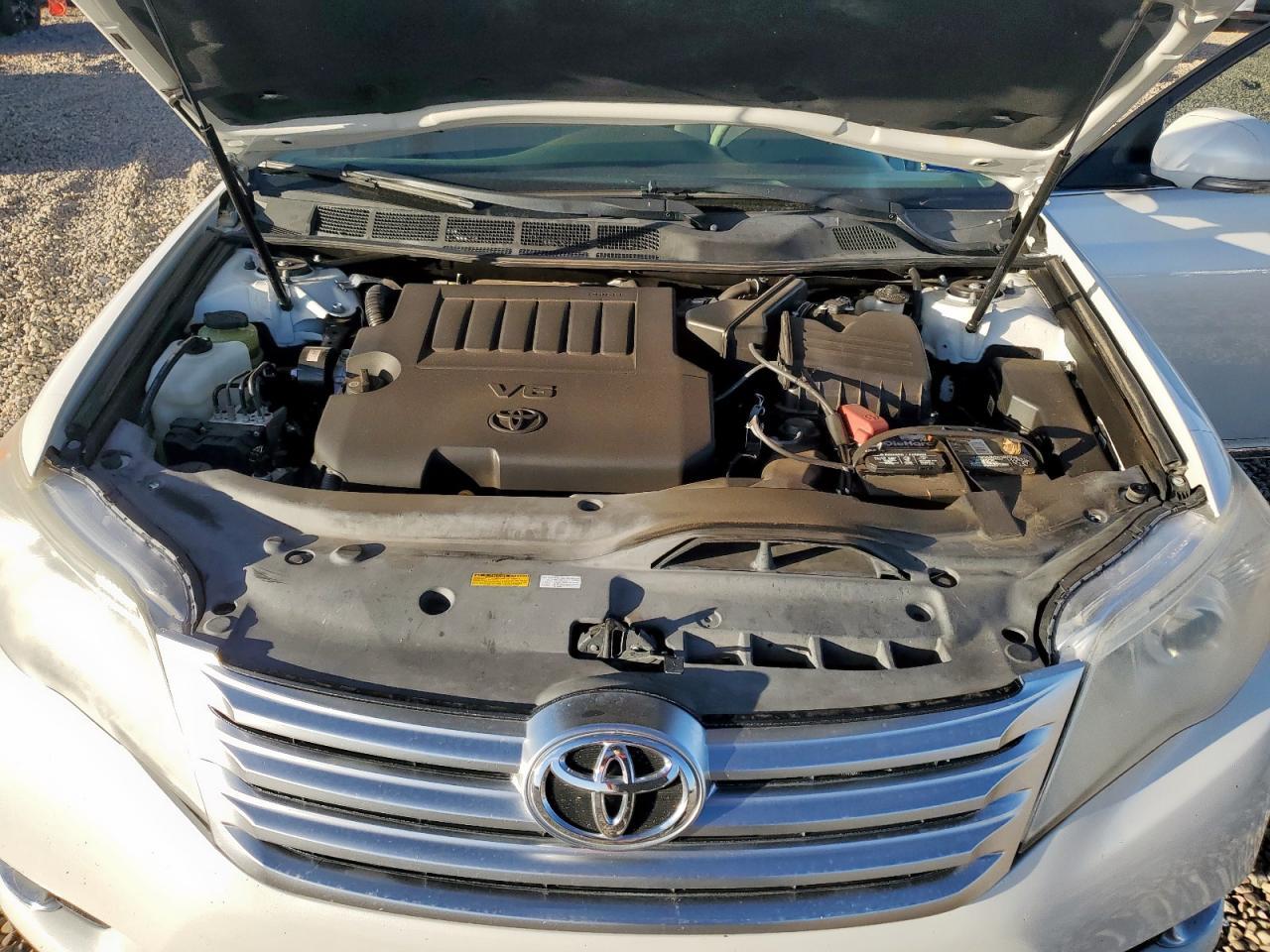 2012 TOYOTA Avalon
