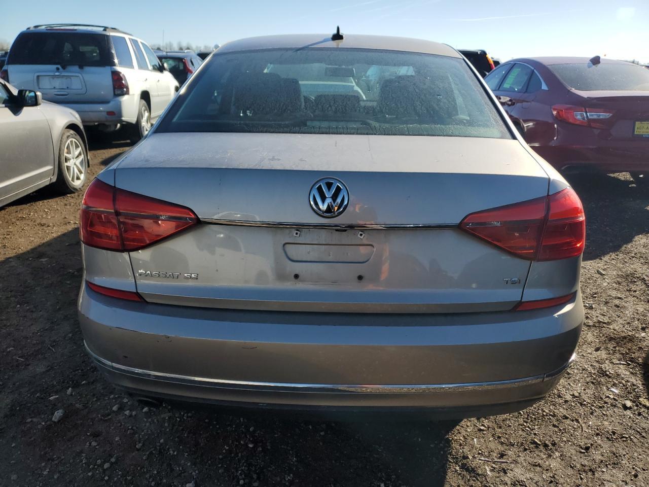 2016 VOLKSWAGEN Passat