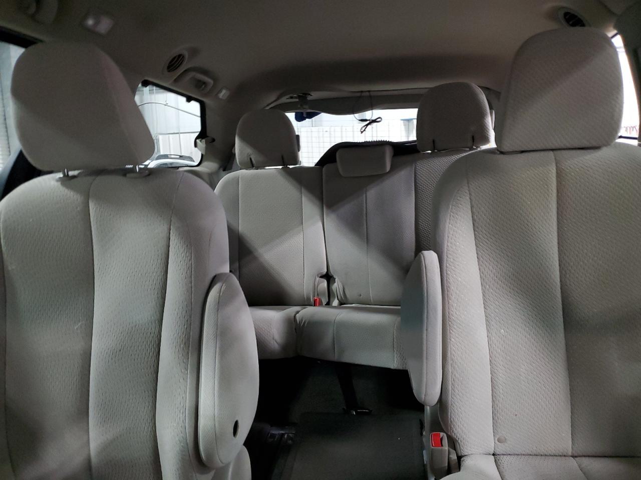 2013 TOYOTA SIENNA