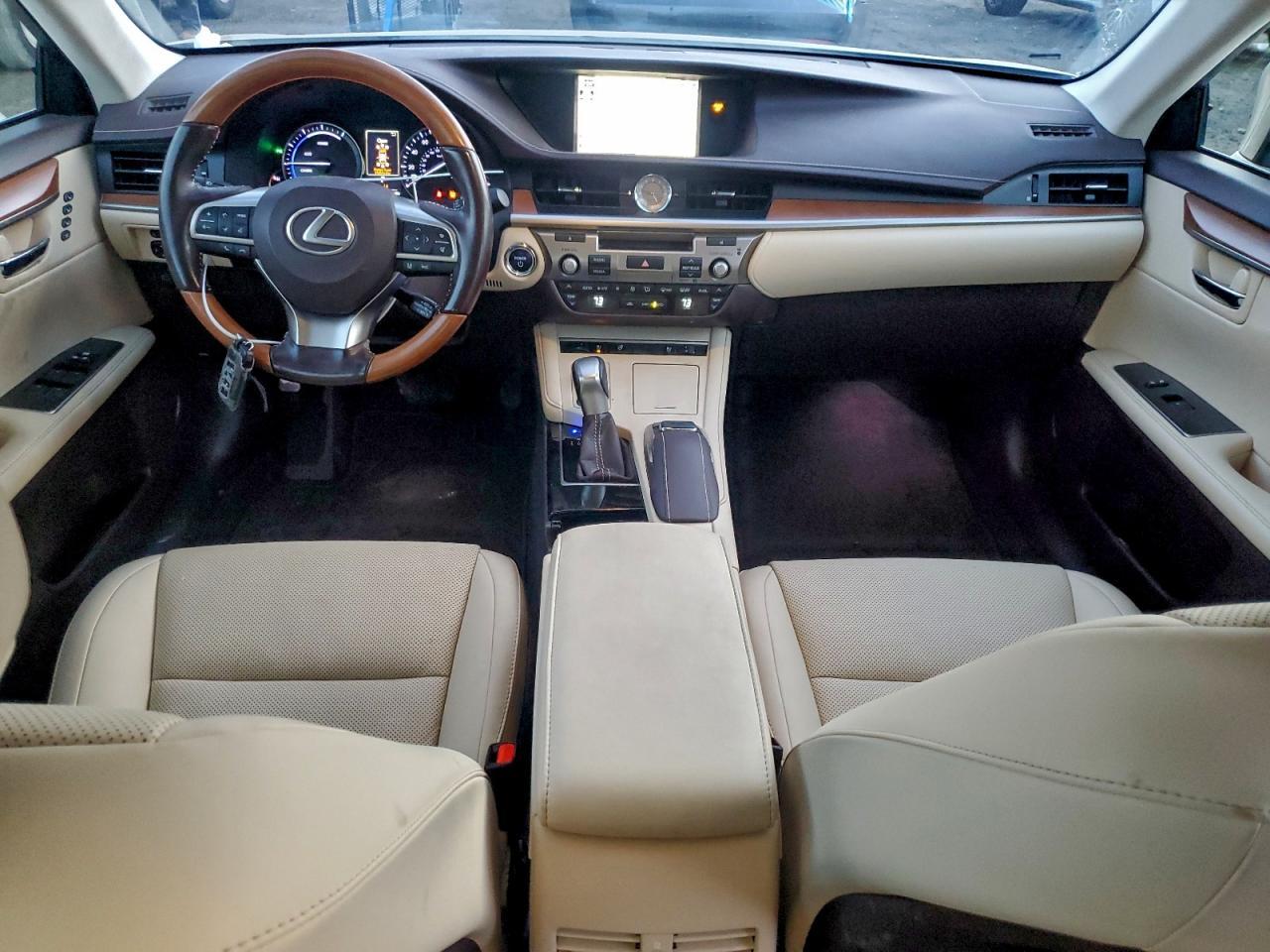 2017 LEXUS ES 300H
