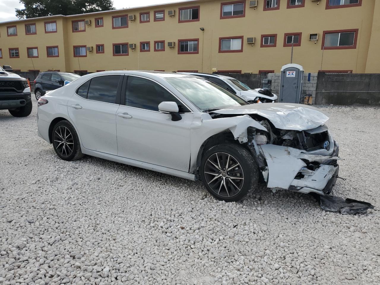 2024 TOYOTA CAMRY