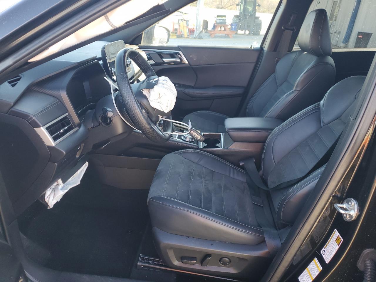 2023 MITSUBISHI outlander