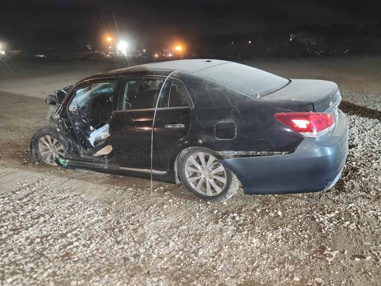 2011 TOYOTA Avalon