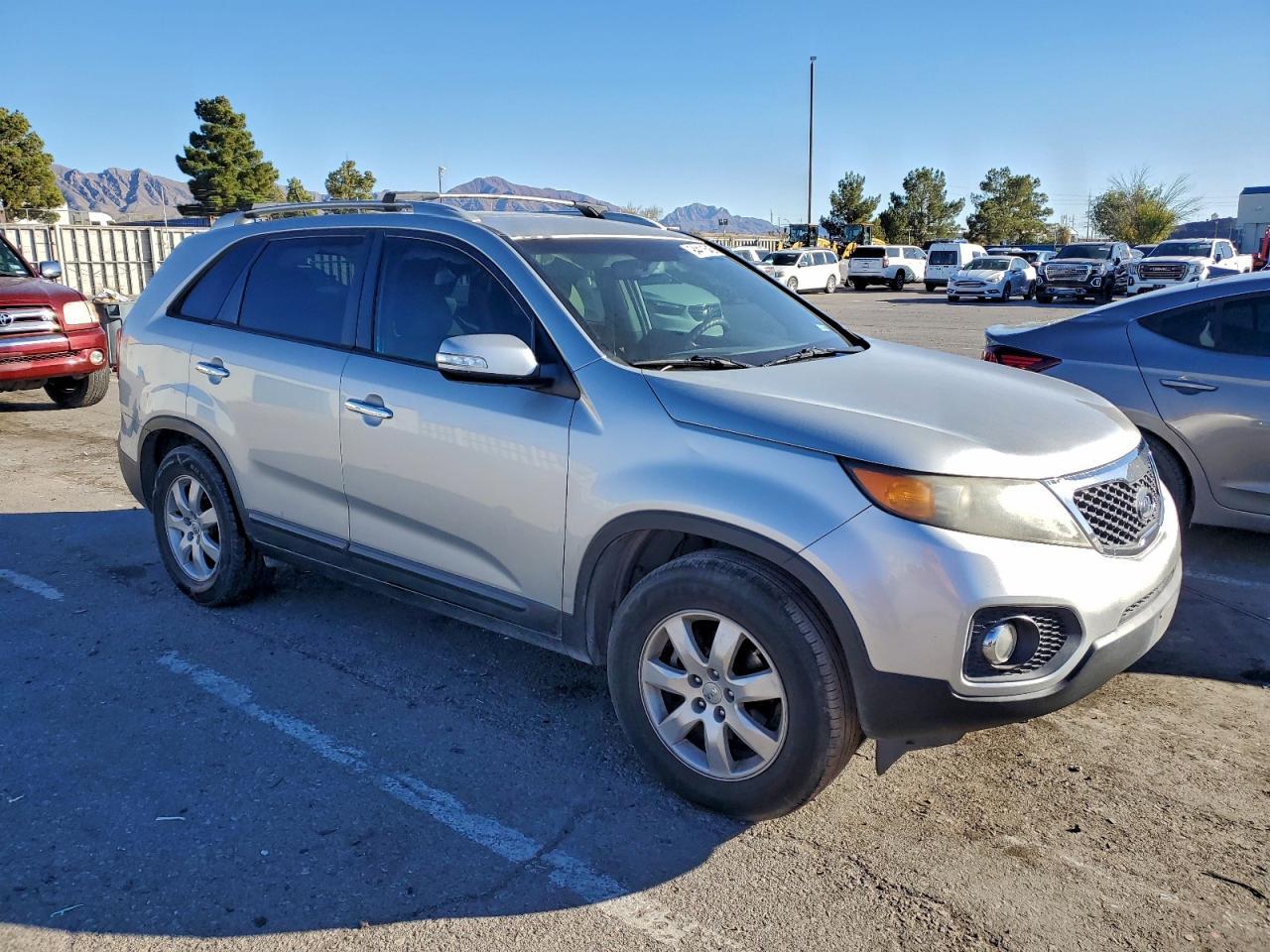 2013 KIA SORENTO