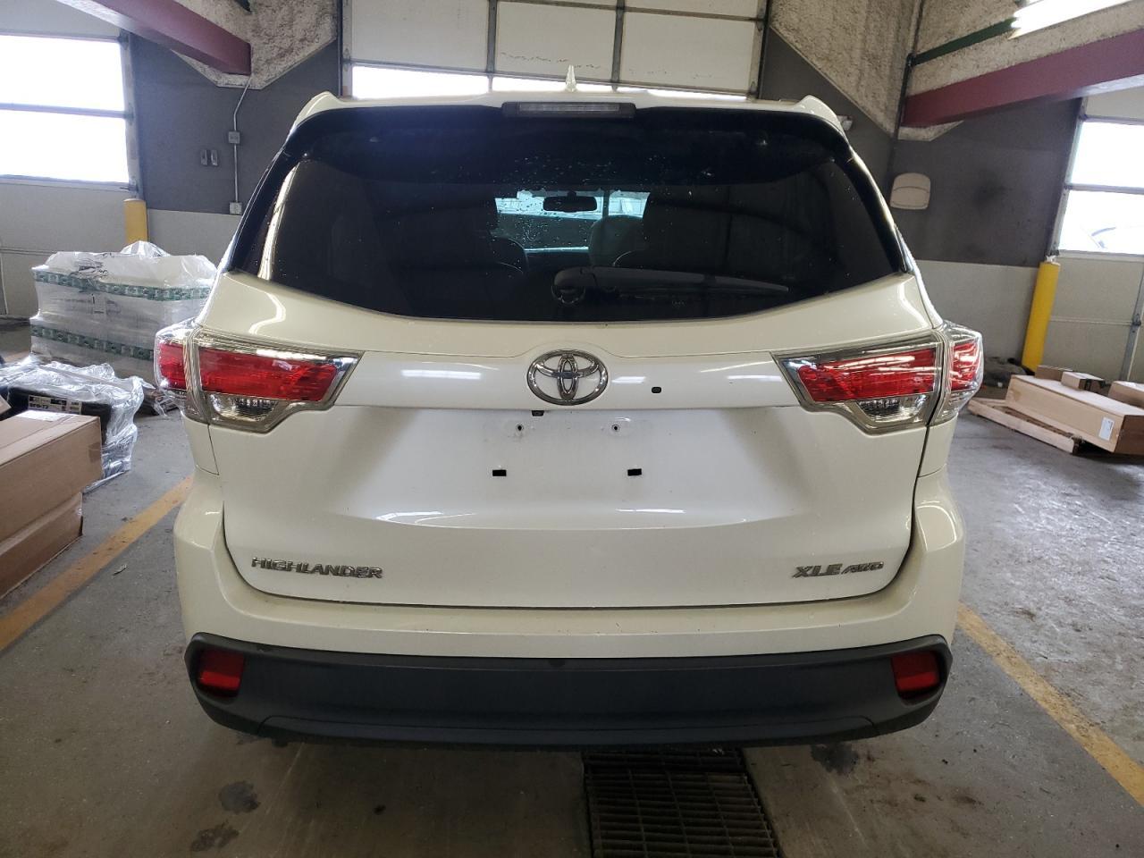 2015 TOYOTA HIGHLANDER