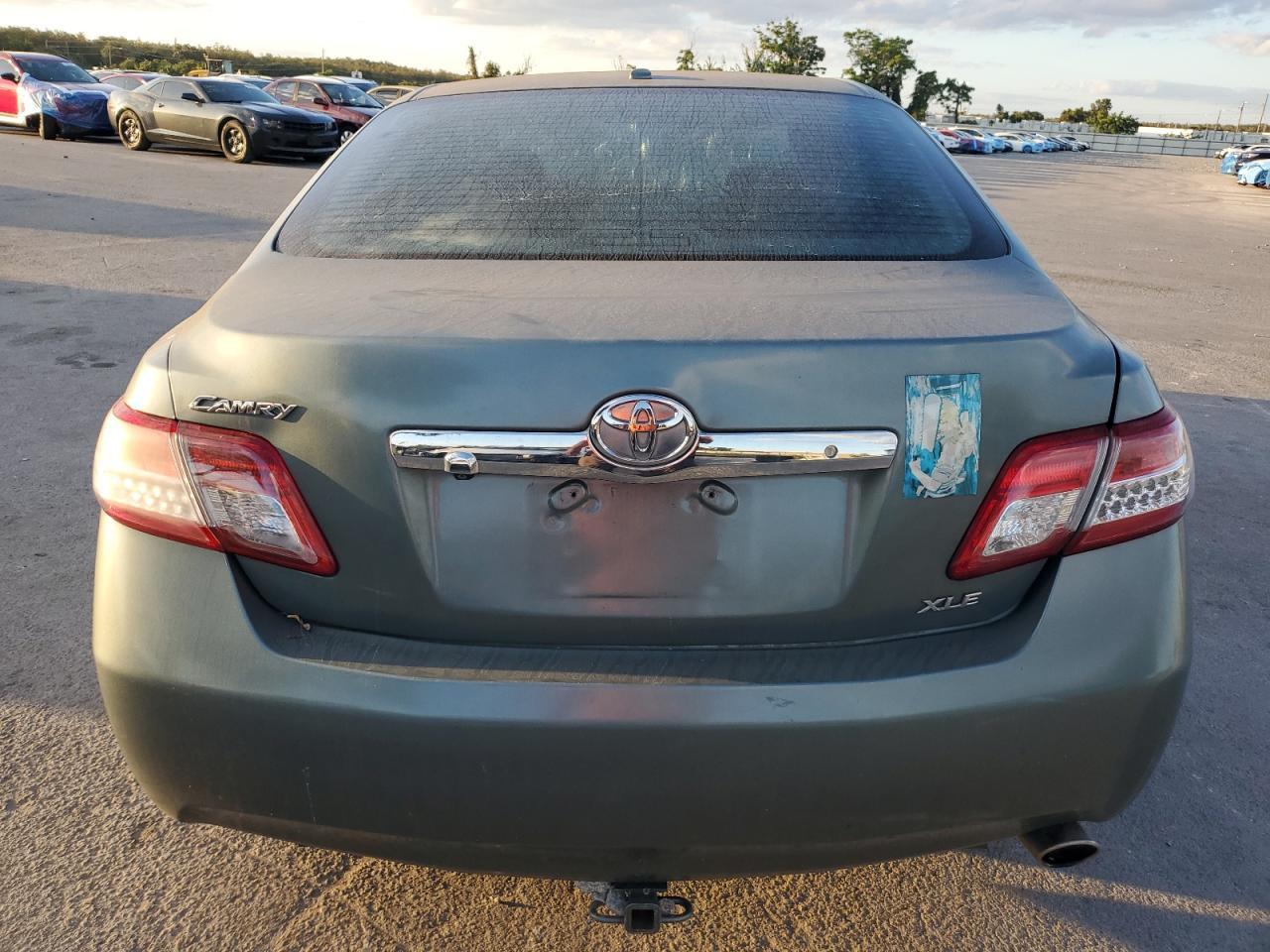 2011 TOYOTA CAMRY