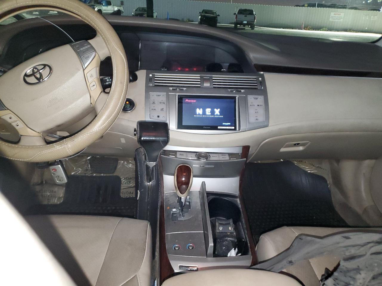 2008 TOYOTA Avalon