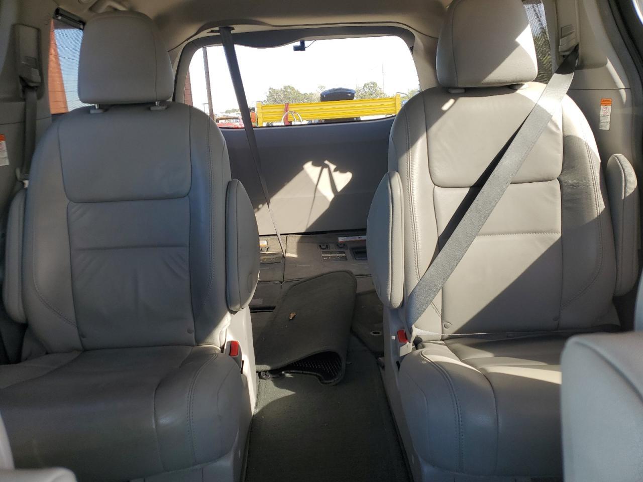 2017 TOYOTA SIENNA