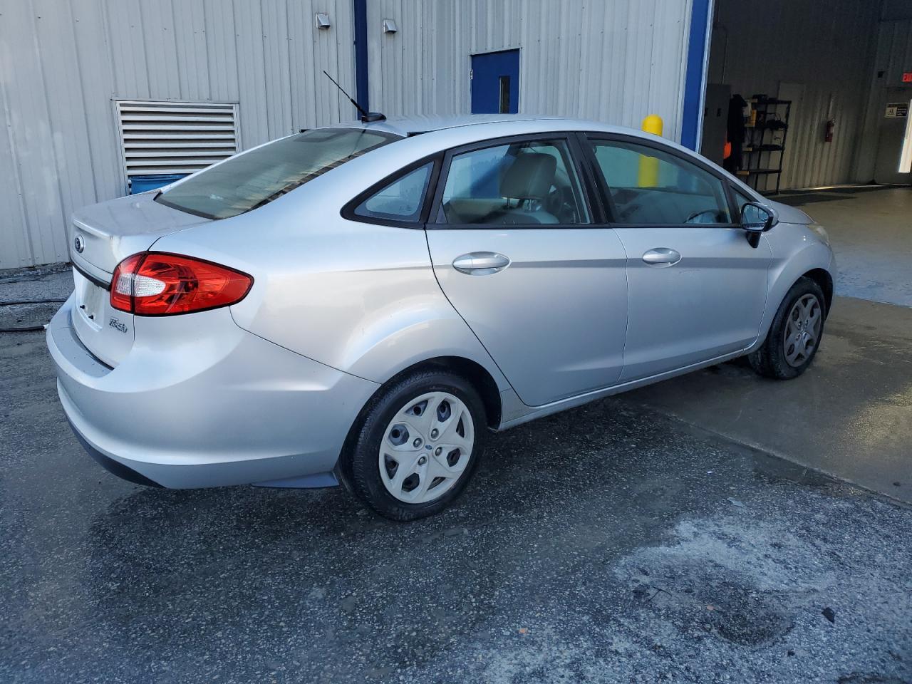 2013 FORD Fiesta
