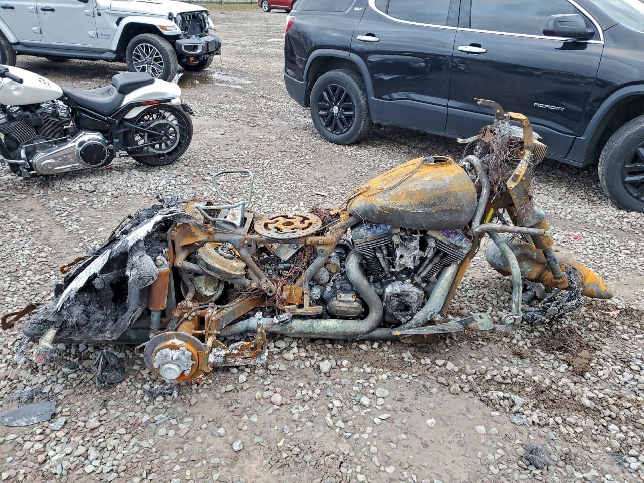 2012 HARLEY-DAVIDSON FLHTCUTG