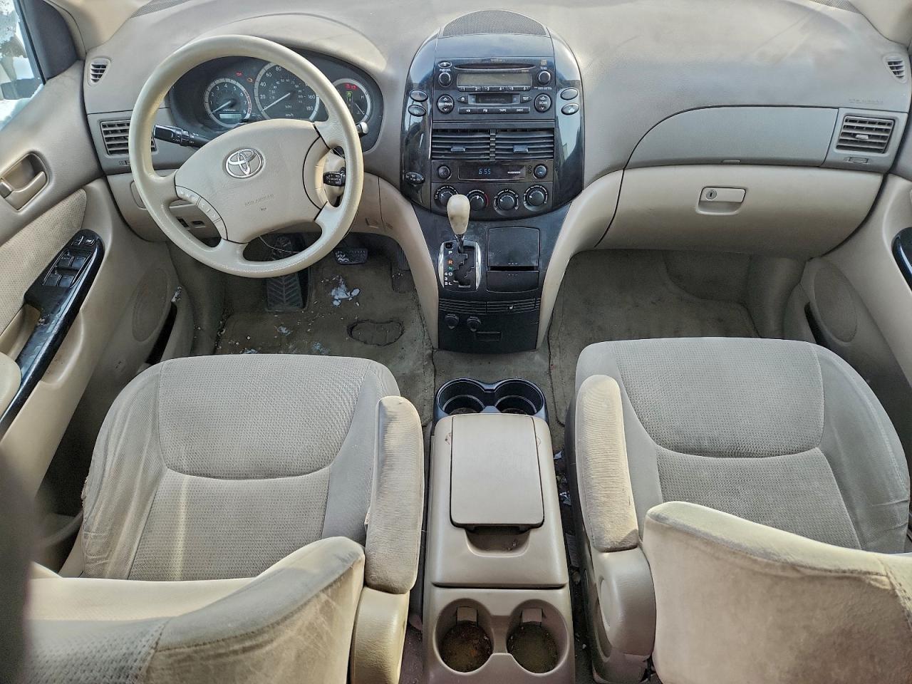2004 TOYOTA SIENNA