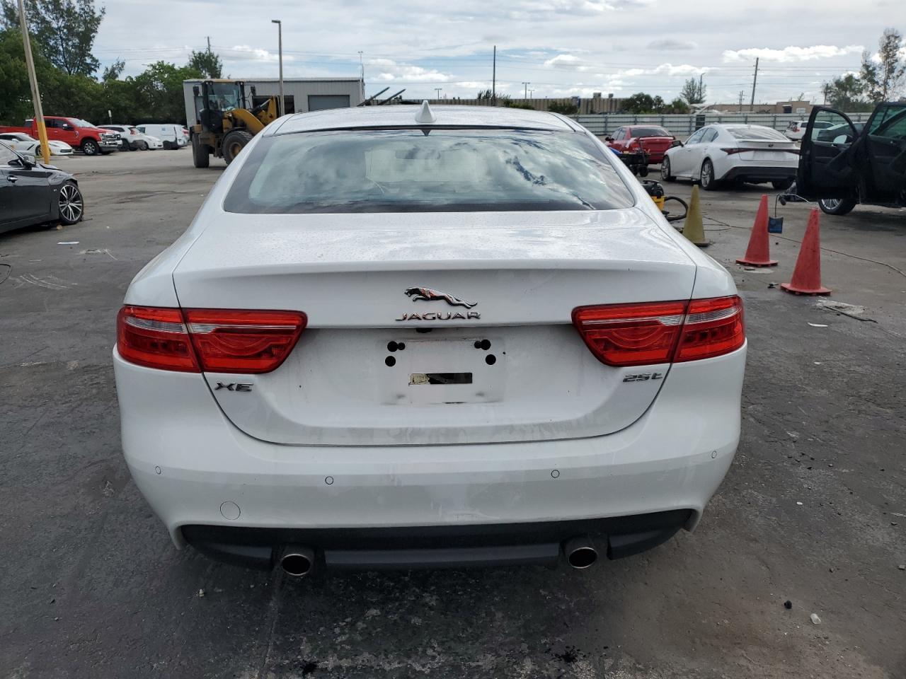 2017 JAGUAR XE