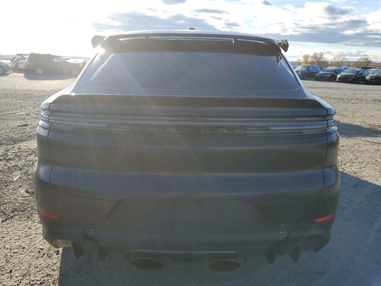 2024 PORSCHE CAYENNE