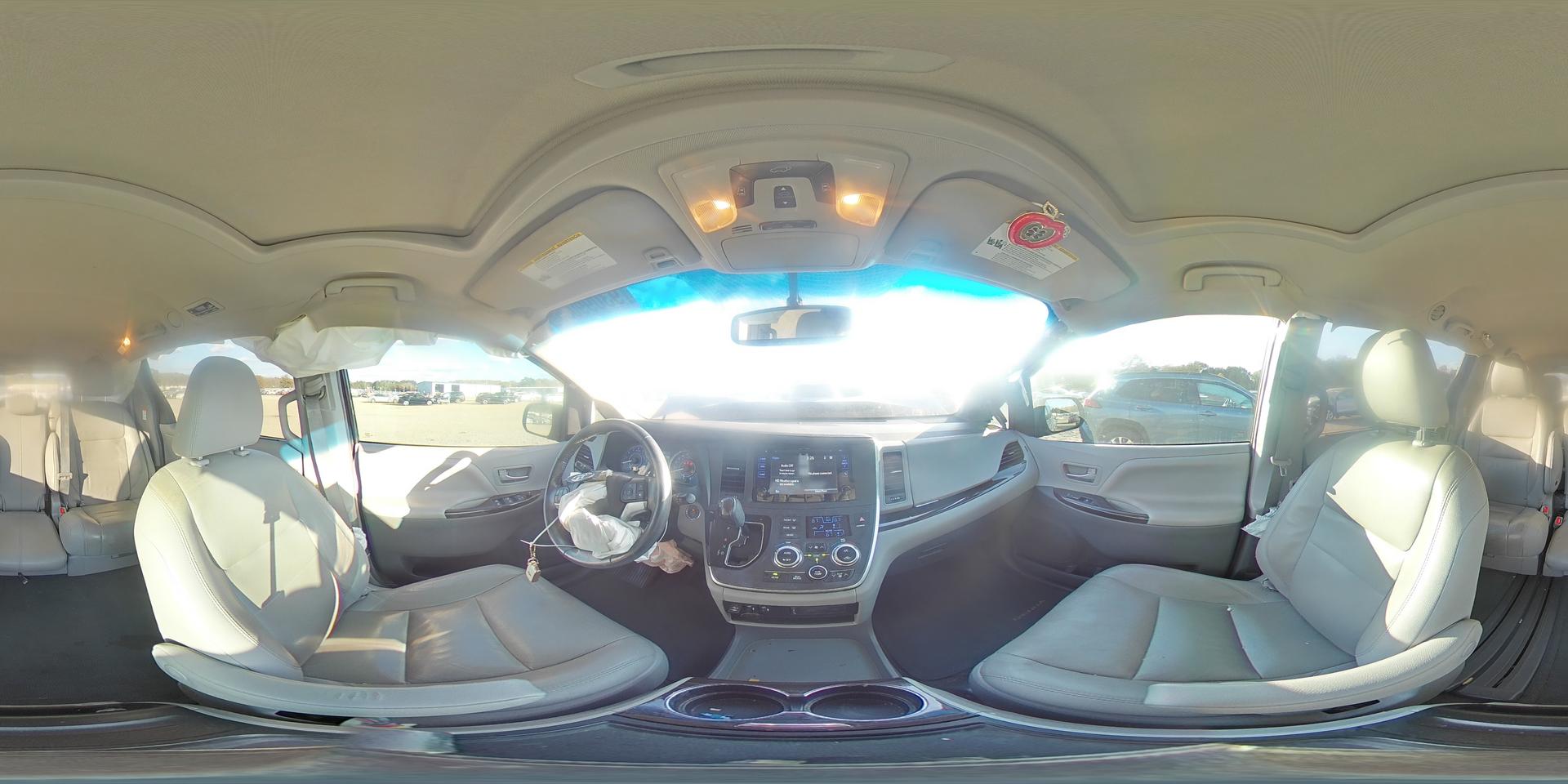 2017 TOYOTA SIENNA