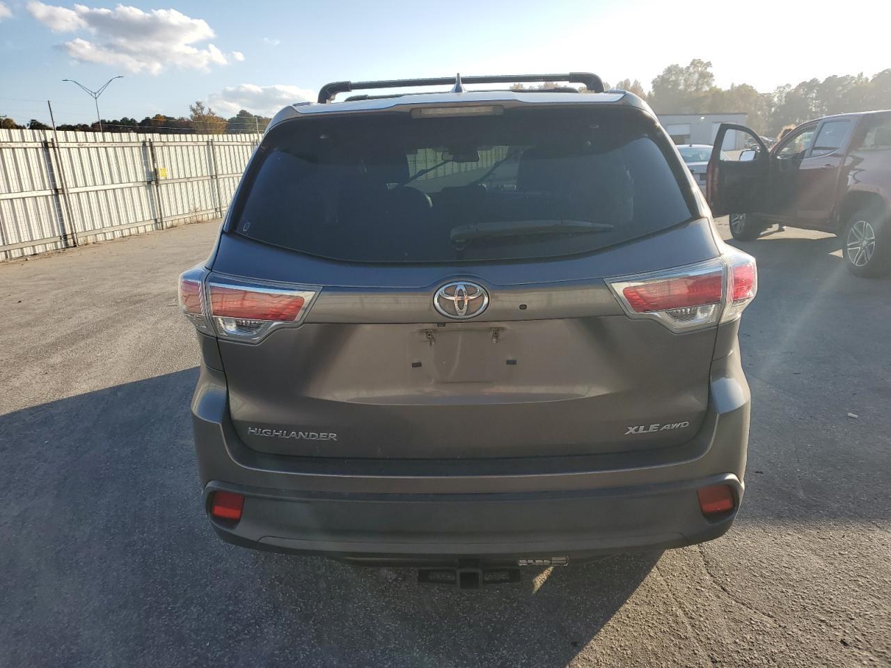 2015 TOYOTA HIGHLANDER