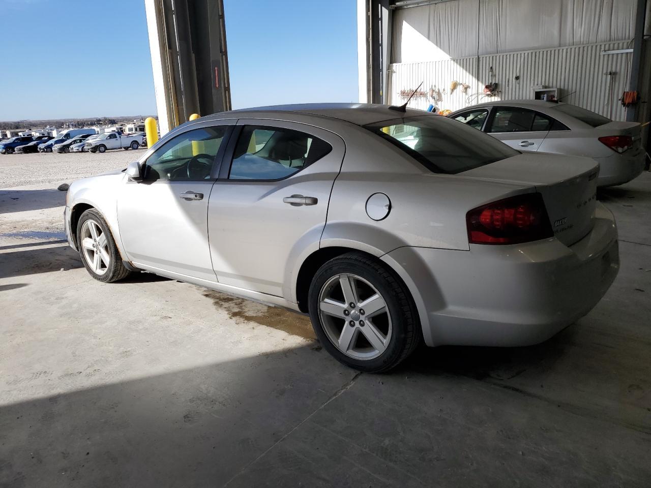2011 DODGE Avenger