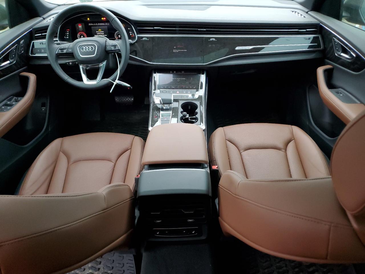 2025 AUDI Q8
