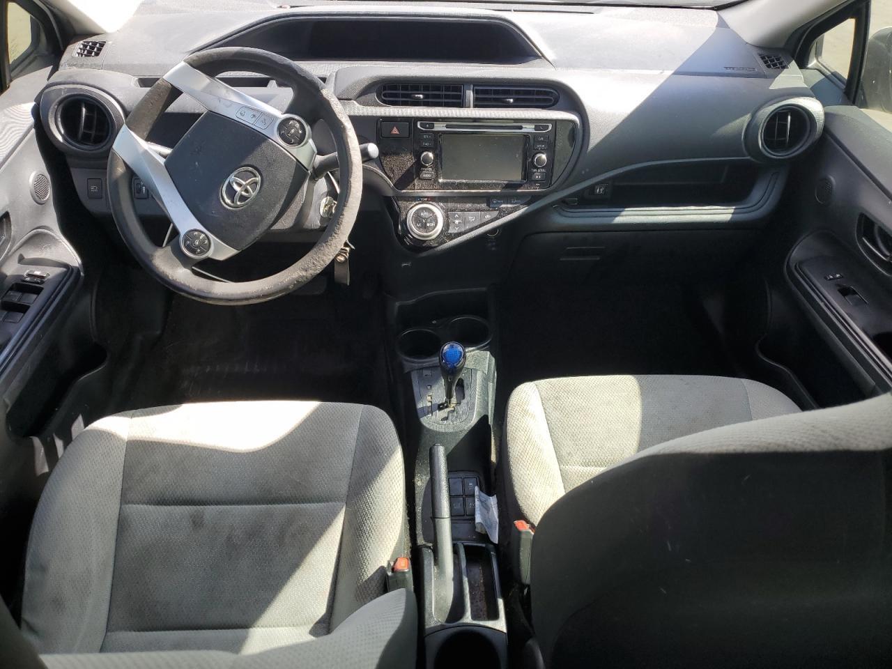 2017 TOYOTA Prius c