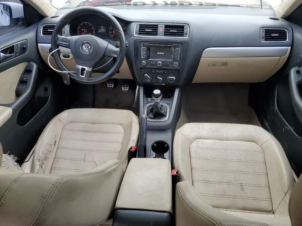 2011 VOLKSWAGEN JETTA