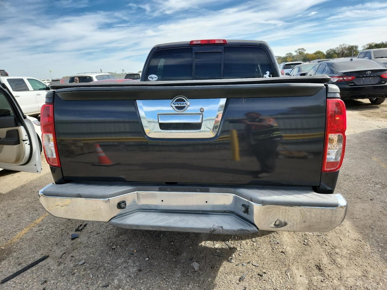 2015 NISSAN Frontier