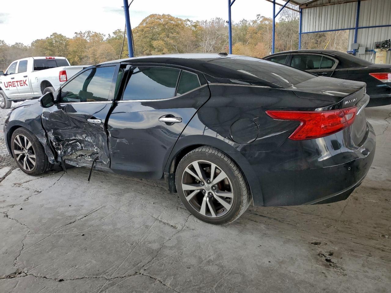 2017 NISSAN Maxima