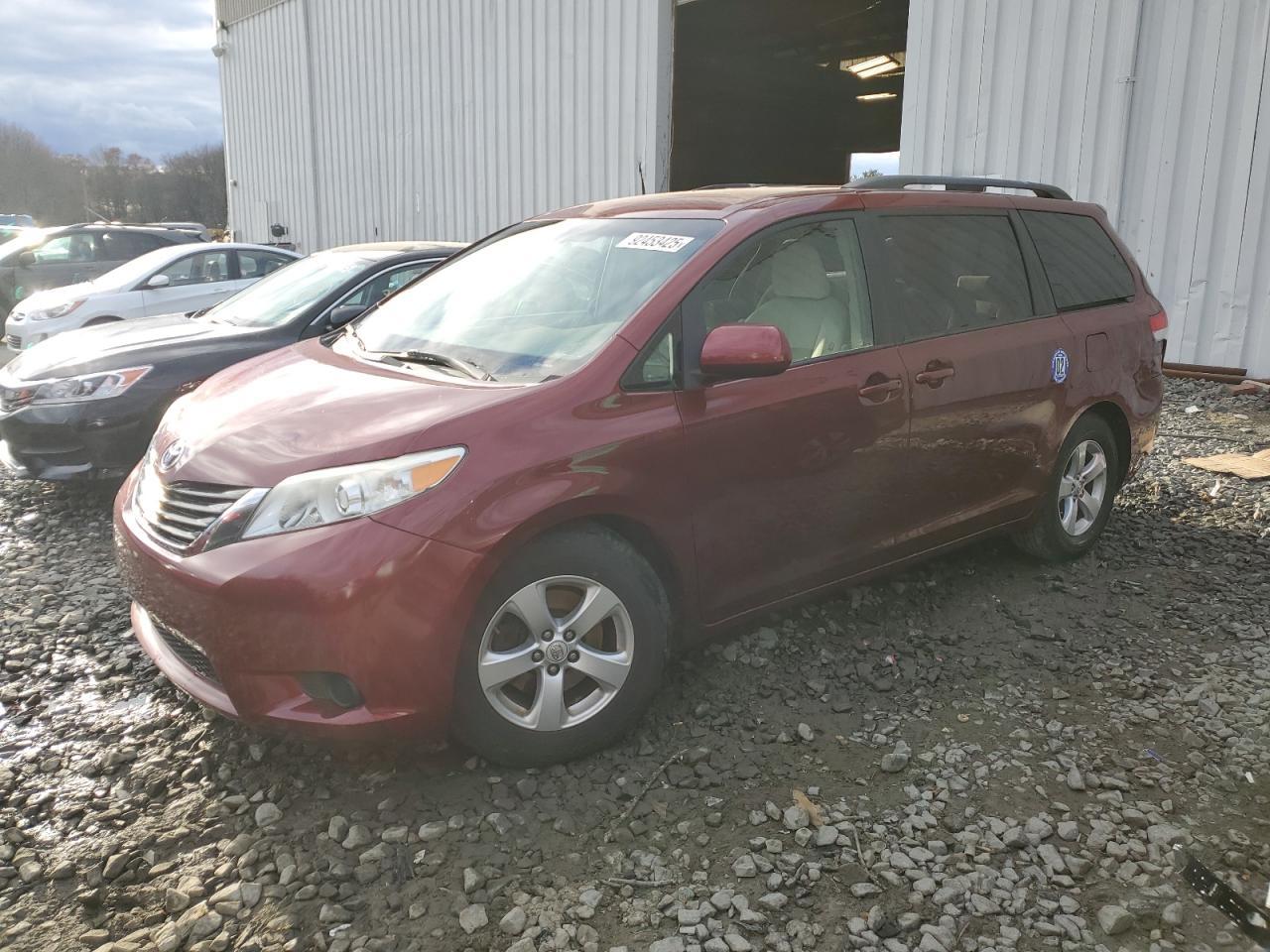 2014 TOYOTA SIENNA