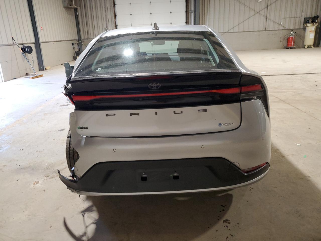 2024 TOYOTA PRIUS