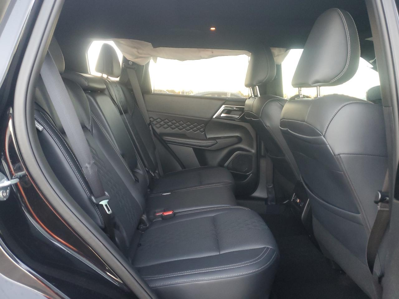 2024 MITSUBISHI outlander