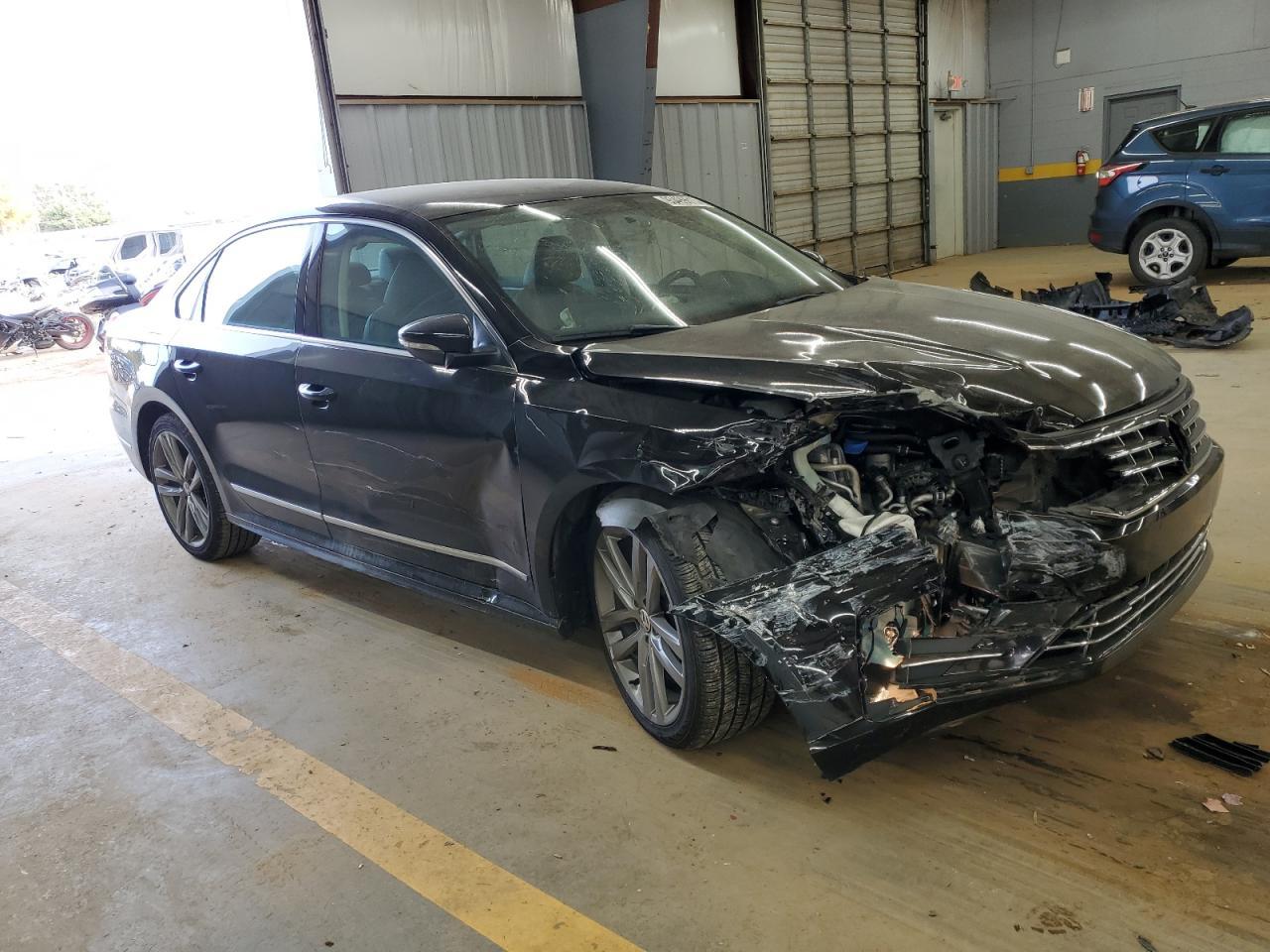 2016 VOLKSWAGEN Passat