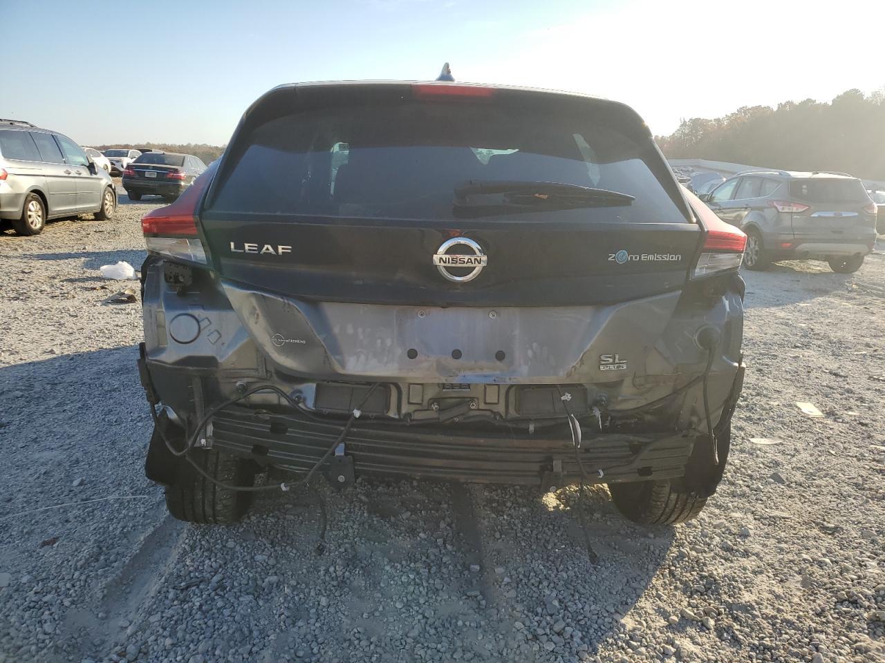 2022 NISSAN LEAF