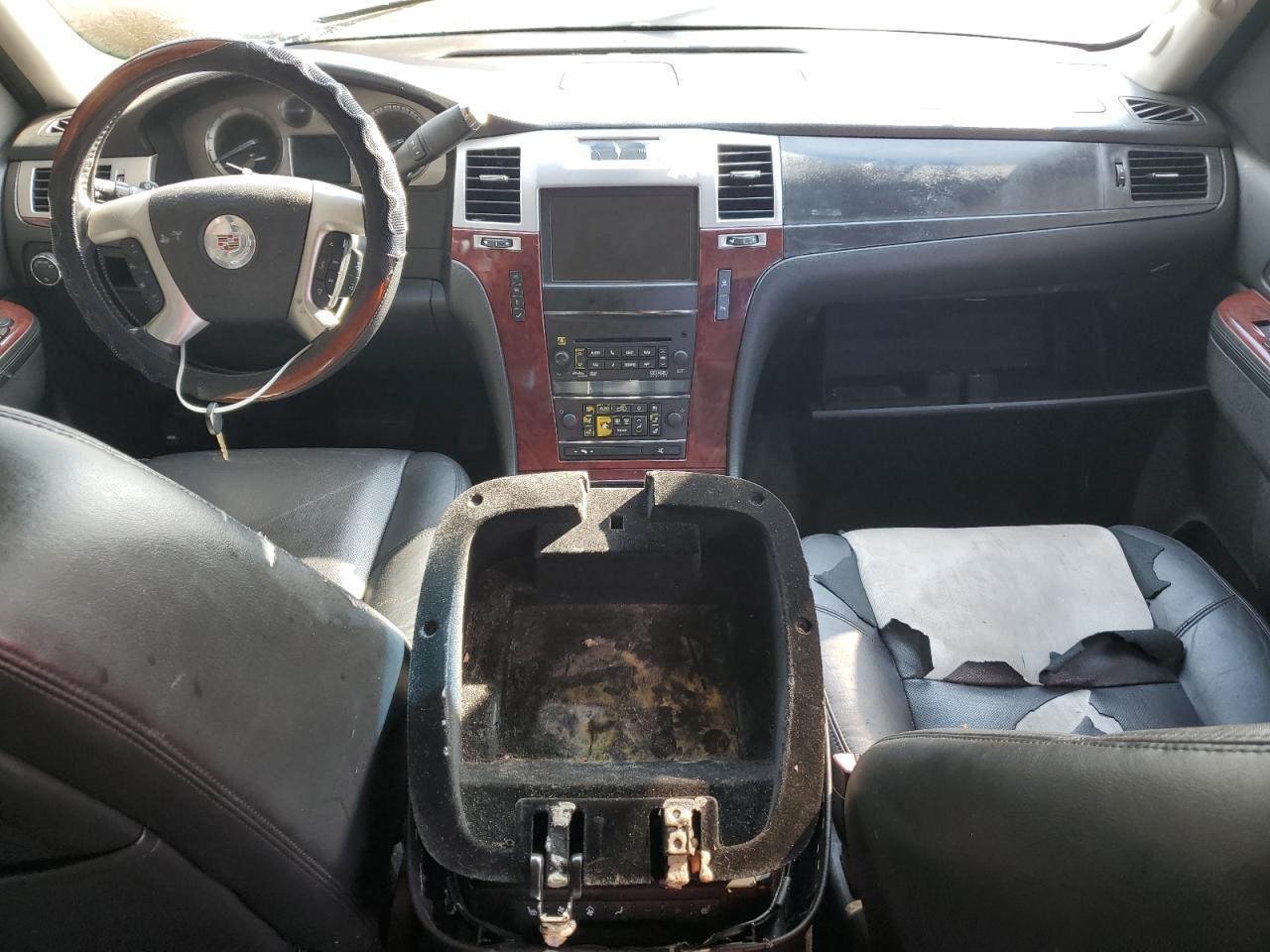 2011 CADILLAC Escalade ESV