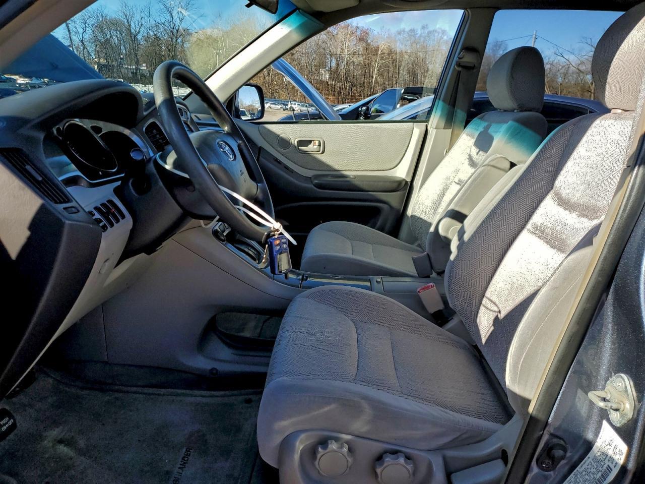 2003 TOYOTA HIGHLANDER